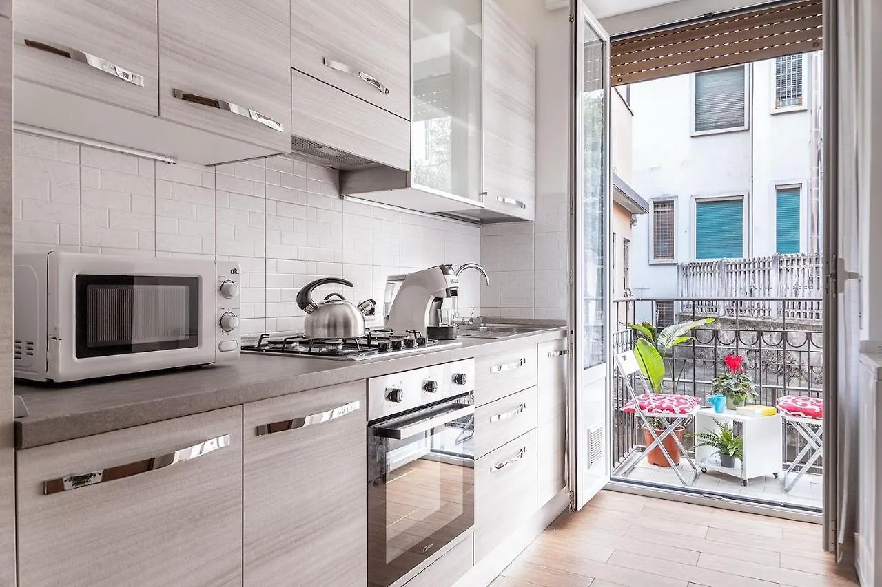 Apartment Teranga Suite In Stazione Centrale Con Netflix Milan Italy