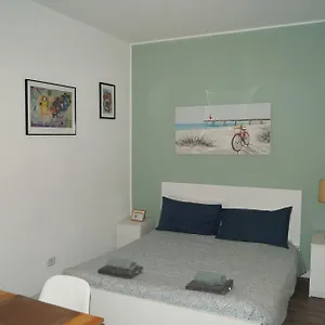 House Naviglio Quattro Appartamento